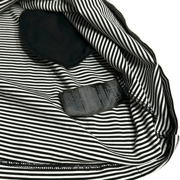 Guess dress ,women S. Black & White striped,fit & flare,pleats,V-neck,classic,EC - Picture 13 of 15